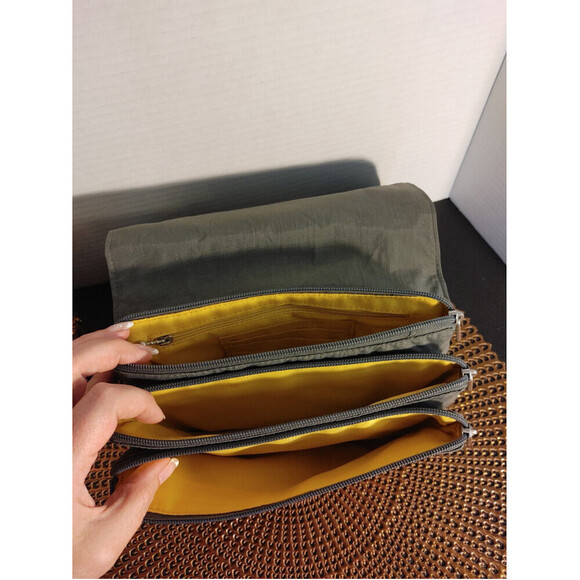 Baggallini Crossbody - Picture 7 of 8